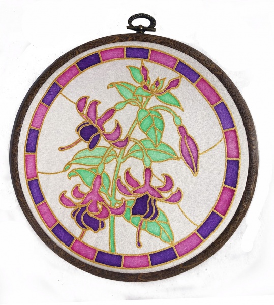 Fuchsia18cm Suncatcher